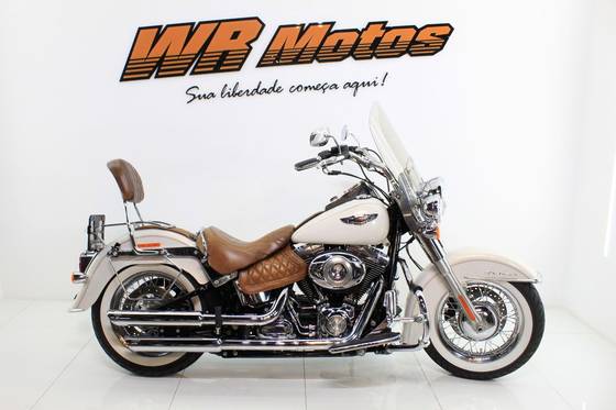 HARLEY-DAVIDSON SOFTAIL DELUXE 